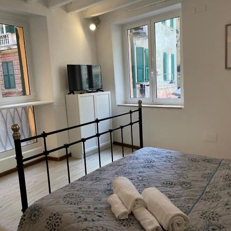 Appartamento Travi E Grigio Studio Maddalena - Genovainrelax Esterno foto