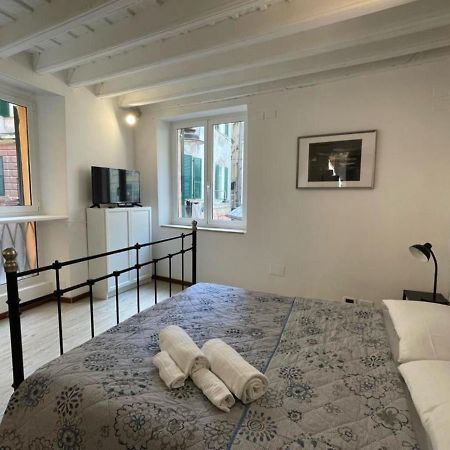 Appartamento Travi E Grigio Studio Maddalena - Genovainrelax Esterno foto