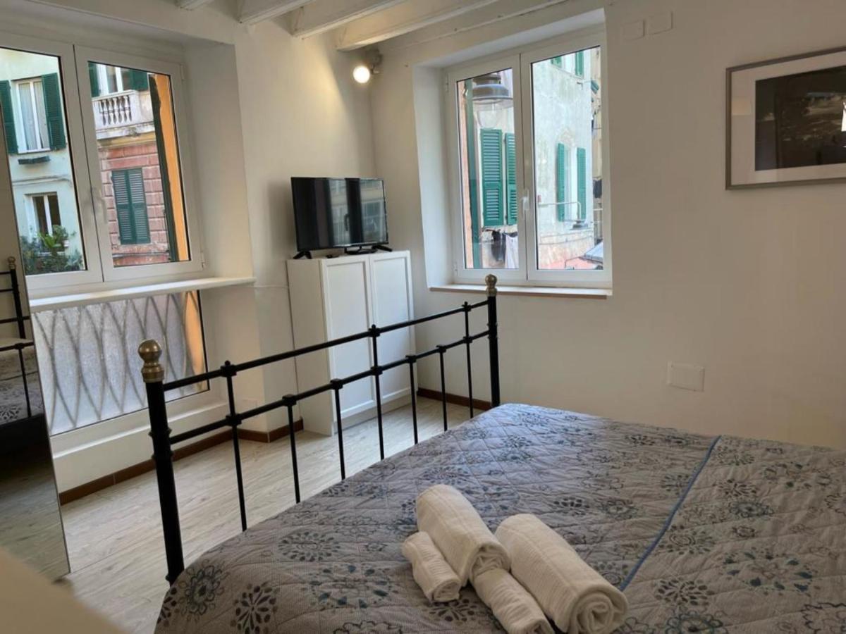 Appartamento Travi E Grigio Studio Maddalena - Genovainrelax Esterno foto