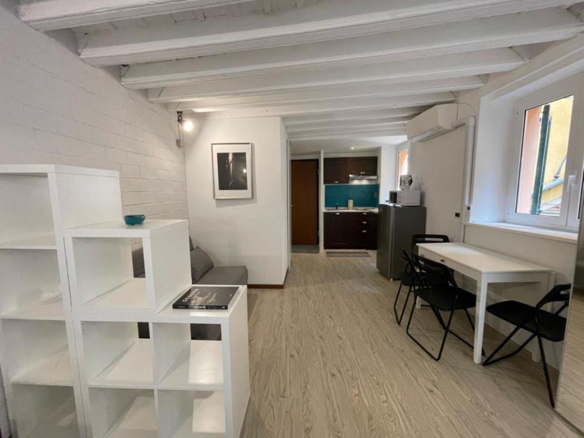 Appartamento Travi E Grigio Studio Maddalena - Genovainrelax Esterno foto